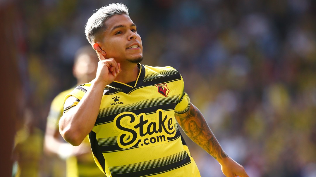 ¡Sáquelo, 'Dibu'! Golazo del 'Cucho' Hernández en primer minuto en Premier