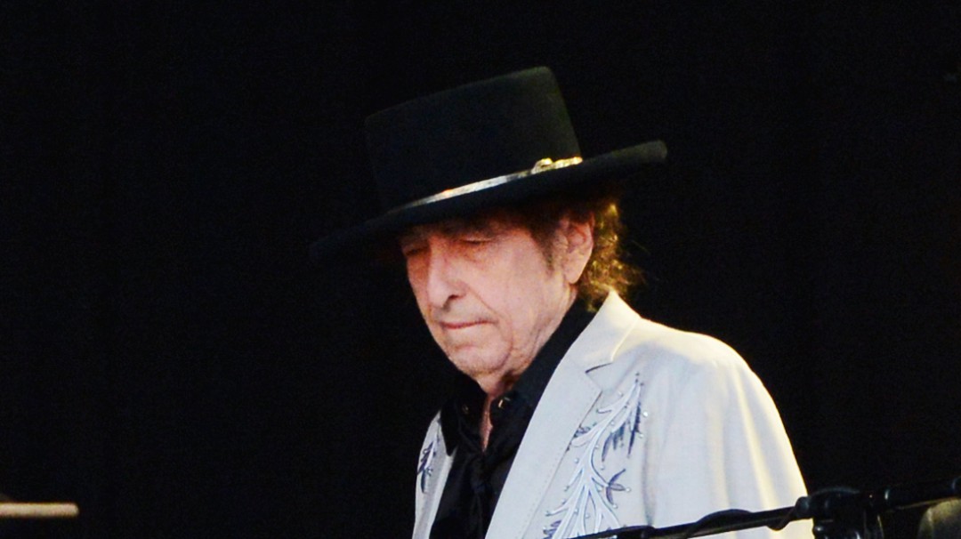 Mujer acusa a Bob Dylan de haber abusado sexualmente de ella a los 12 años