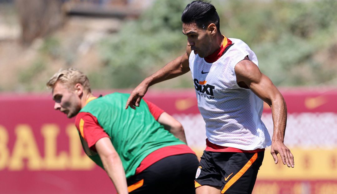 Falcao García entrenando con el Galatasaray previo al duelo contra el Randers por Europa League en 2021 Falcao García entrenando con el Galatasaray previo al duelo contra el Randers por Europa League en 2021