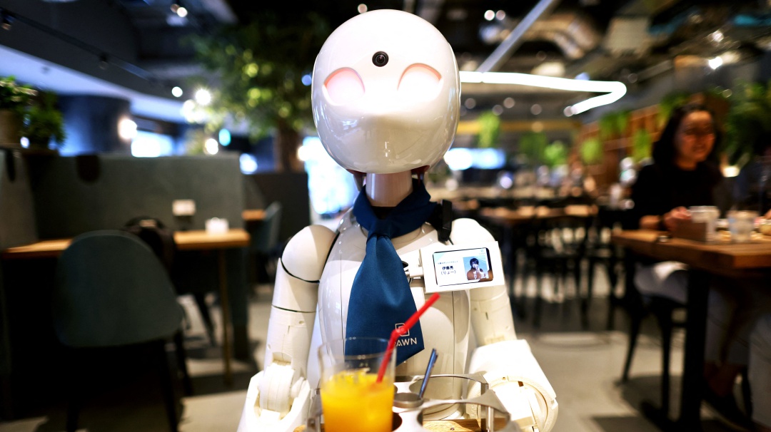 Café en Tokio emplea robots para dar trabajo a personas con discapacidad