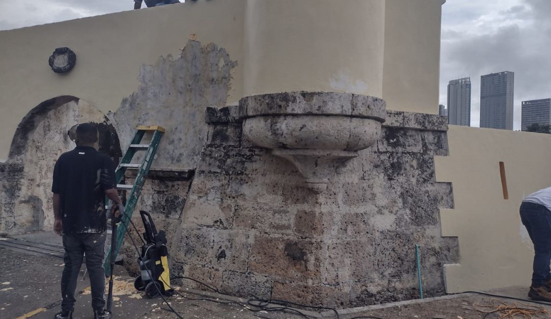 El Club de Pesca de Cartagena debe cubrir los costos asociados a la remoción del material, reparación, y las obras restaurativas. El Club de Pesca de Cartagena debe cubrir los costos asociados a la remoción del material, reparación, y las obras restaurativas.