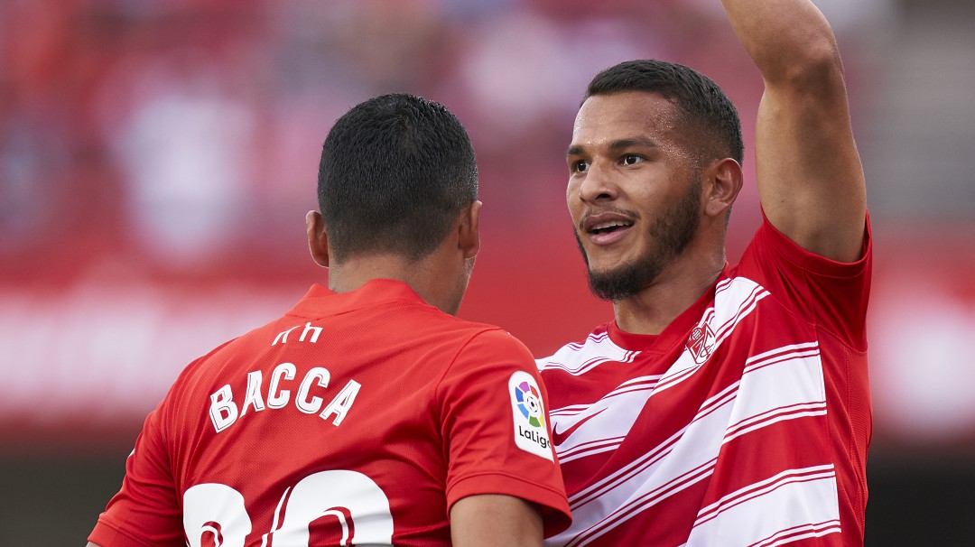 Con combinación colombiana, Granada empata en la Liga contra Valencia