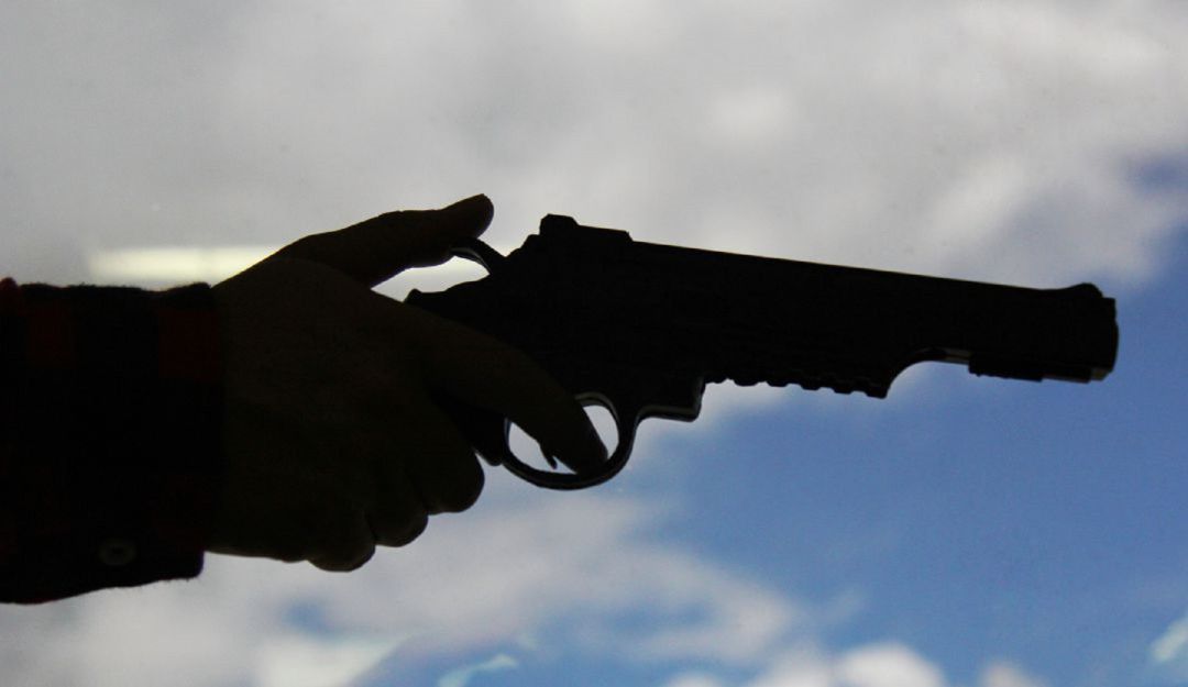 Banda de ladrones sometió y robó dos familias en un conjunto campestre Banda de ladrones sometió y robó dos familias en un conjunto campestre