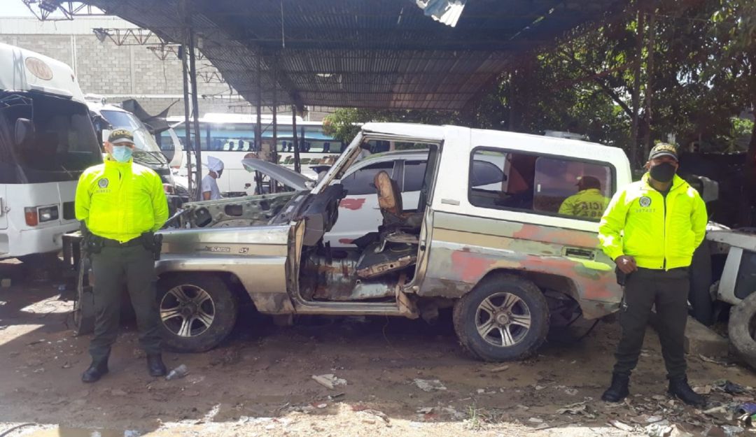 En el procedimiento fue recuperado un vehículo hurtado, capturado un adulto y aprehendido un menor de edad por el delito de receptación En el procedimiento fue recuperado un vehículo hurtado, capturado un adulto y aprehendido un menor de edad por el delito de receptación