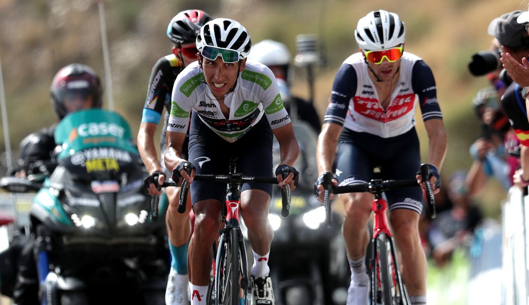 Egan Bernal en el último puerto de montaña de la etapa 9 de La Vuelta a España Egan Bernal en el último puerto de montaña de la etapa 9 de La Vuelta a España