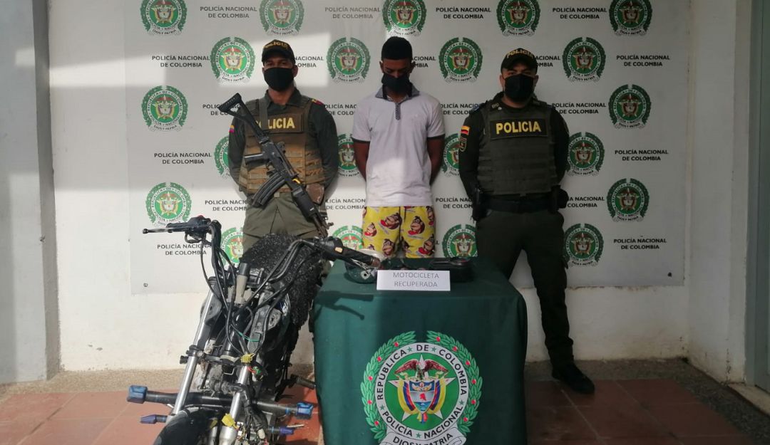La detención se dio en un lote baldío del barrio San Mateo. La moto está avaluada en tres millones de pesos La detención se dio en un lote baldío del barrio San Mateo. La moto está avaluada en tres millones de pesos