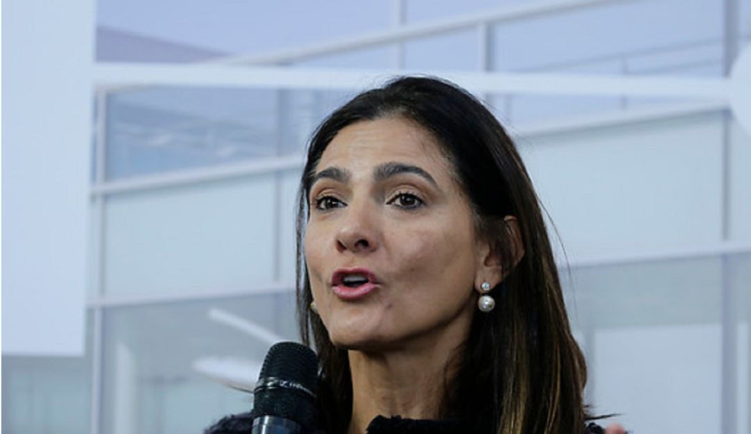 Ministra de Transporte responde Ministra de Transporte responde