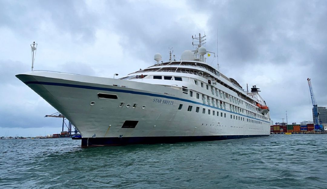 Tras 17 meses de cierre por la pandemia, la ciudad nuevamente recibió un barco generando expectativa para la economía local Tras 17 meses de cierre por la pandemia, la ciudad nuevamente recibió un barco generando expectativa para la economía local