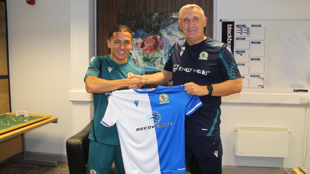 Ian Poveda, del Leeds de Bielsa al histórico Blackburn en busca de minutos