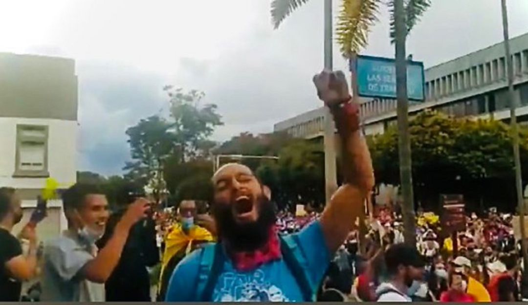 Lucas Villa, líder estudiantil fue asesinado en mayo de 2021 en medio de una manifestación Lucas Villa, líder estudiantil fue asesinado en mayo de 2021 en medio de una manifestación