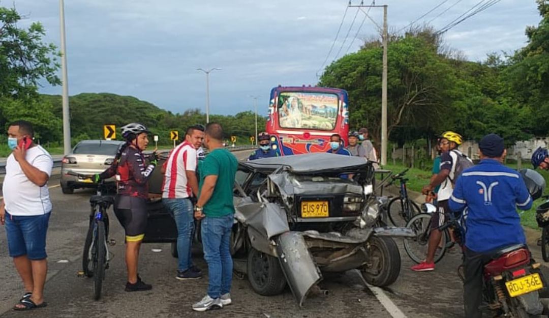 Accidente en la Vía al Mar donde murió un adulto mayor. Accidente en la Vía al Mar donde murió un adulto mayor.
