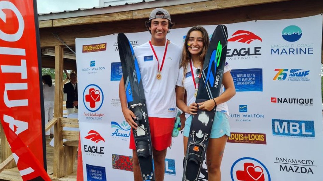 Mellizos colombianos ganan mundial de esquí acuático 2021