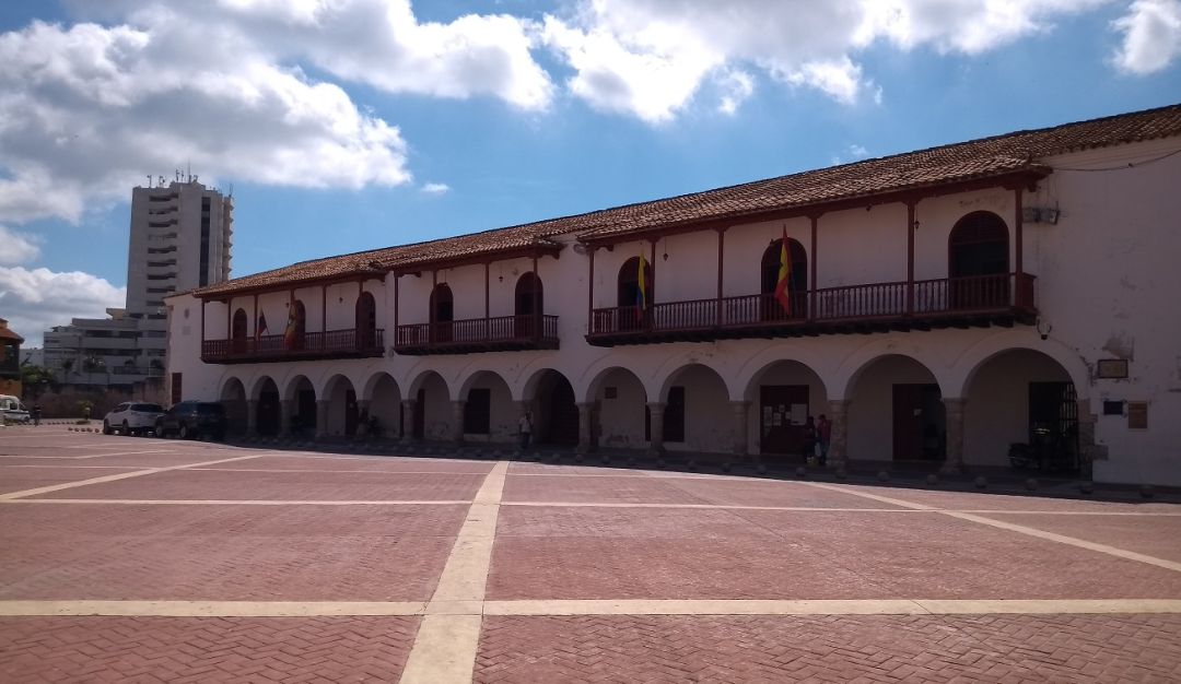 Margelis Gutiérrez celebró un contrato con el Distrito a pesar de que su hermana Kairen Gutiérrez fungía como directora del PES Margelis Gutiérrez celebró un contrato con el Distrito a pesar de que su hermana Kairen Gutiérrez fungía como directora del PES