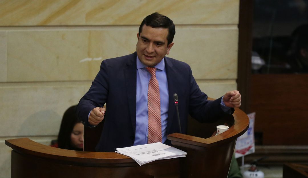 "Tengo la plena convicción de que le voy a ganar a Óscar Iván Zuluaga": Edward Rodríguez confirma que irá hasta el final en la disputa interna del uribismo "Tengo la plena convicción de que le voy a ganar a Óscar Iván Zuluaga": Edward Rodríguez confirma que irá hasta el final en la disputa interna del uribismo