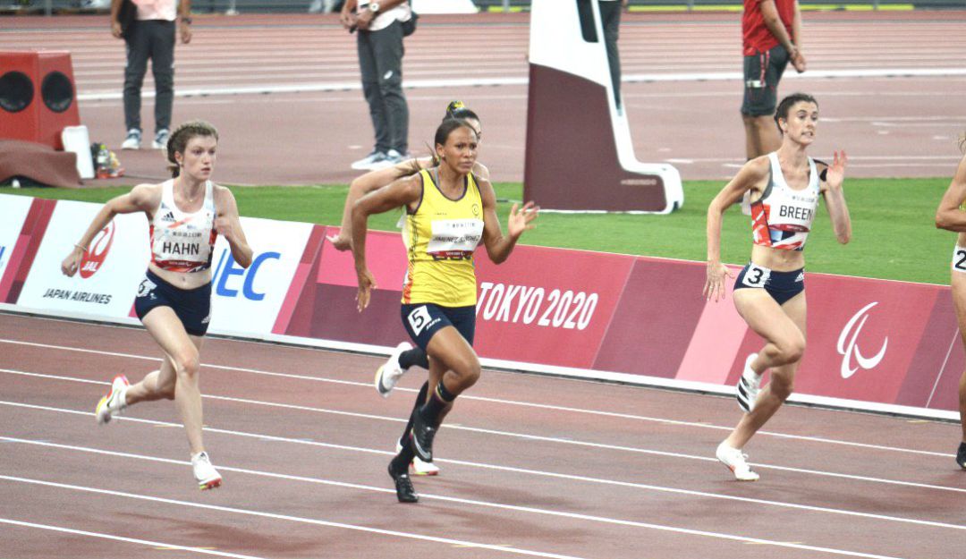 Faisury Jimenéz (amarillo) en la final de los 100 metros T38 Faisury Jimenéz (amarillo) en la final de los 100 metros T38
