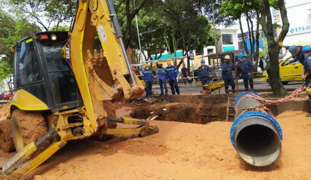 Daño en las redes del Acueducto de Bucaramanga Daño en las redes del Acueducto de Bucaramanga