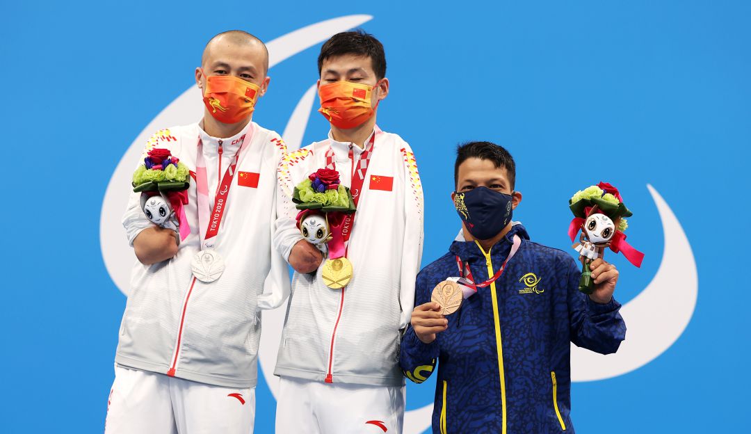 Hongguang Jia, Jingang Wang y Nelson Crispín en los Juegos Paralímpicos de Tokio Hongguang Jia, Jingang Wang y Nelson Crispín en los Juegos Paralímpicos de Tokio