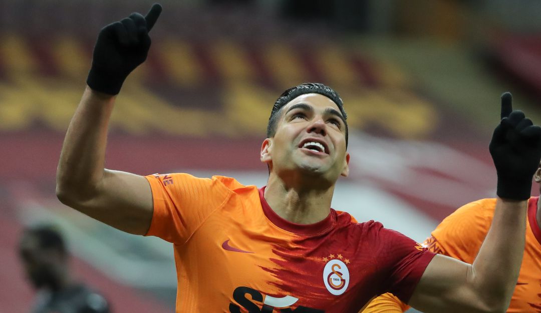 Falcao marcó 20 goles en 43 partidos disputados con el Galatasaray. Falcao marcó 20 goles en 43 partidos disputados con el Galatasaray.