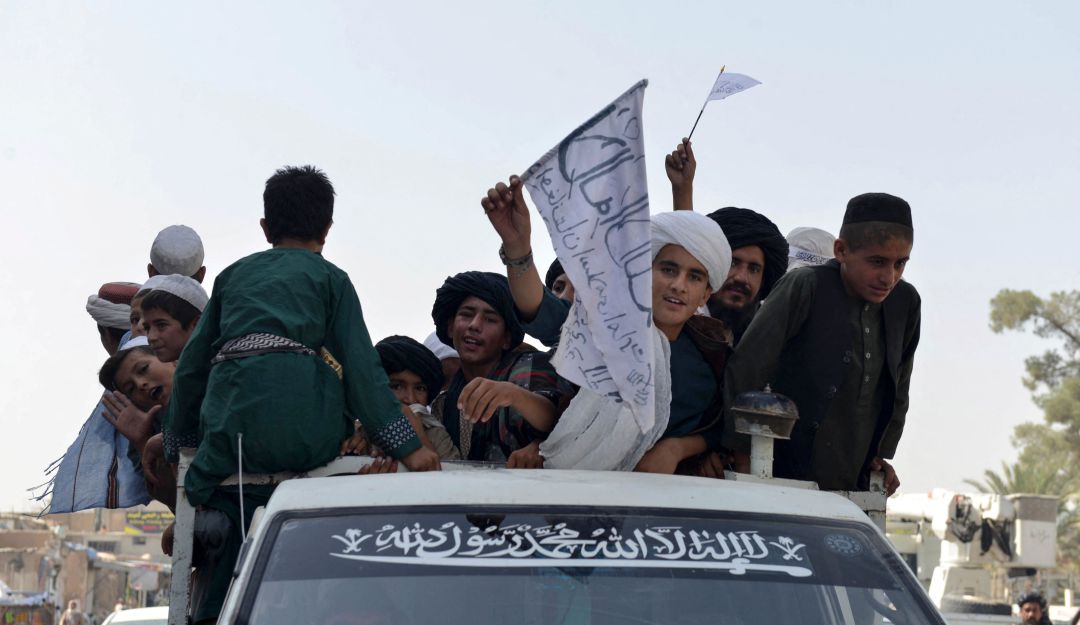 Talibanes celebran en Kabul Talibanes celebran en Kabul