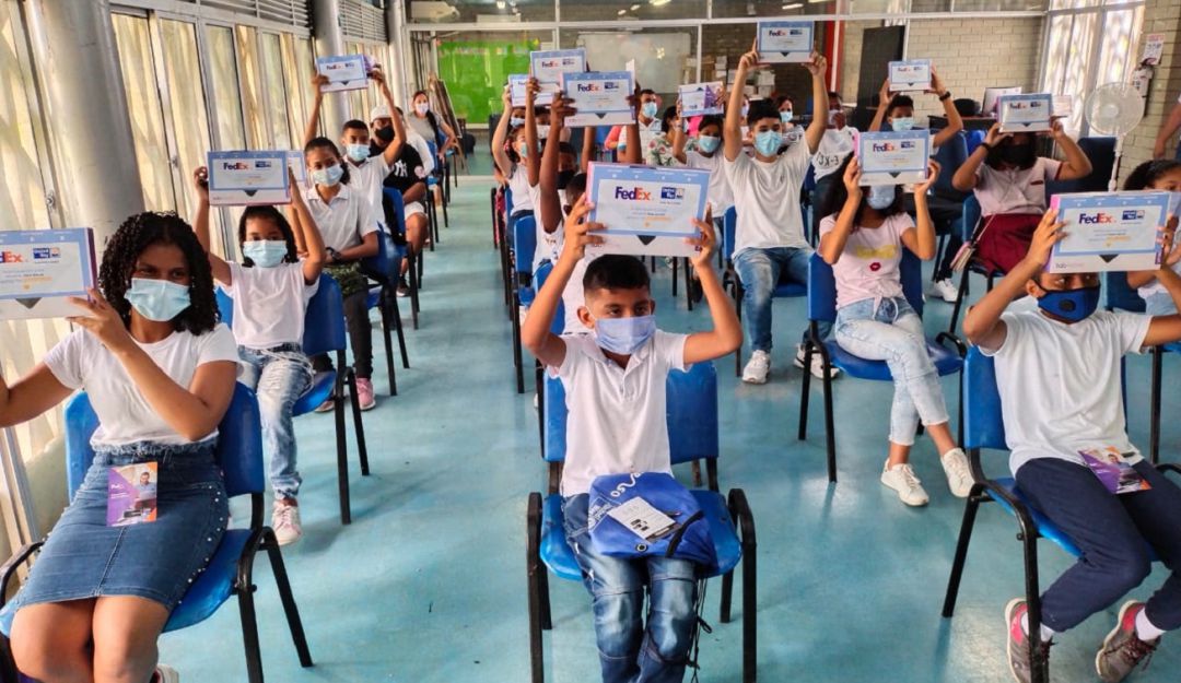 La entrega se dio gracias a la alianza entre Secretaría de Educación, la Fundación de Transformación Social (Traso) y United Way Colombia La entrega se dio gracias a la alianza entre Secretaría de Educación, la Fundación de Transformación Social (Traso) y United Way Colombia
