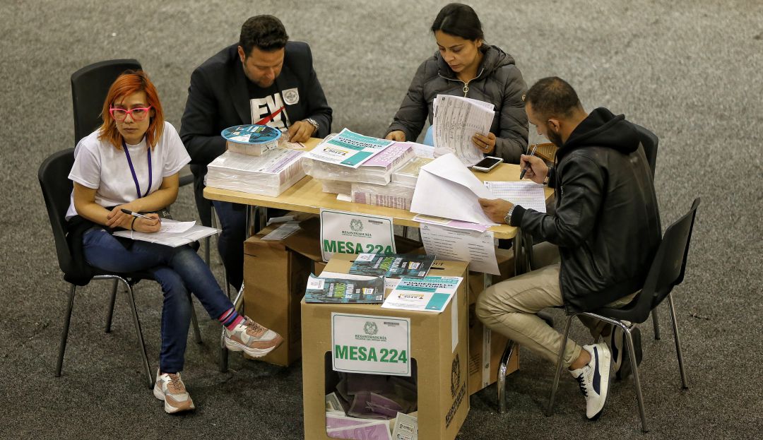 El autor del proyecto de ley que busca extender el horario de la jornada electoral, para el próximo año, advierte que la iniciativa quedó "prácticamente hundida" El autor del proyecto de ley que busca extender el horario de la jornada electoral, para el próximo año, advierte que la iniciativa quedó "prácticamente hundida"