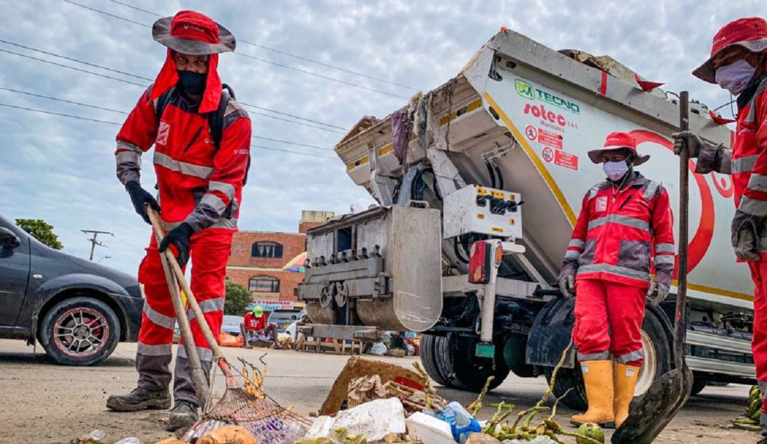 La empresa Veolia utilizará un camión pequeño como una ruta complementaria para las zonas de difícil acceso del mercado La empresa Veolia utilizará un camión pequeño como una ruta complementaria para las zonas de difícil acceso del mercado