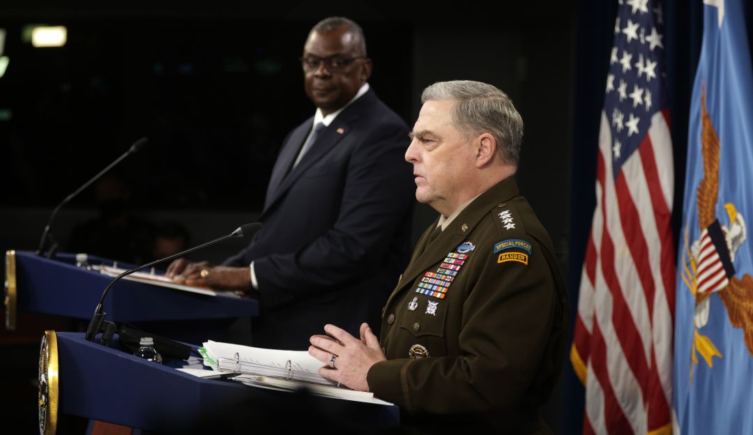 Secretario de Defensa, Lloyd Austin y el General Mark Milley de los Estados Unidos. Secretario de Defensa, Lloyd Austin y el General Mark Milley de los Estados Unidos.