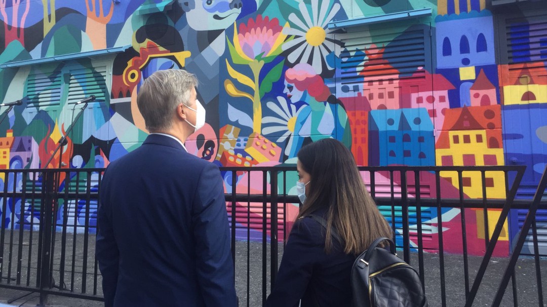 Con un mural, Medellín y Dinamarca afianzan una alianza cultural