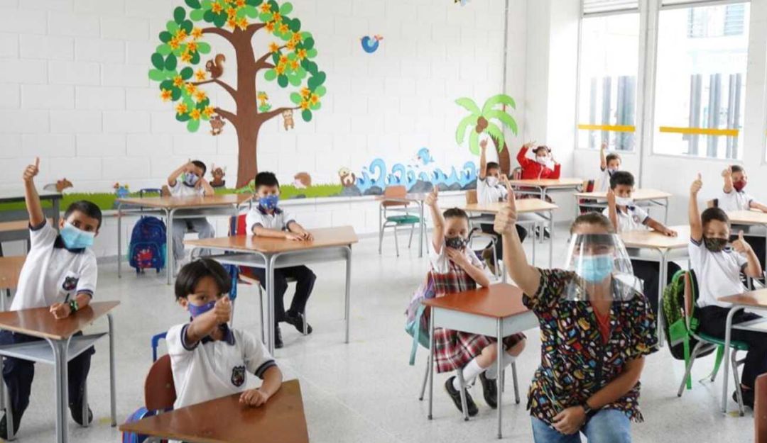 Entrega de colegios en Risaralda. Entrega de colegios en Risaralda.