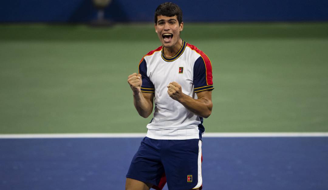 Carlos Alcaraz festeja emocionado tras su clasificación a cuartos de final del US Open. Carlos Alcaraz festeja emocionado tras su clasificación a cuartos de final del US Open.
