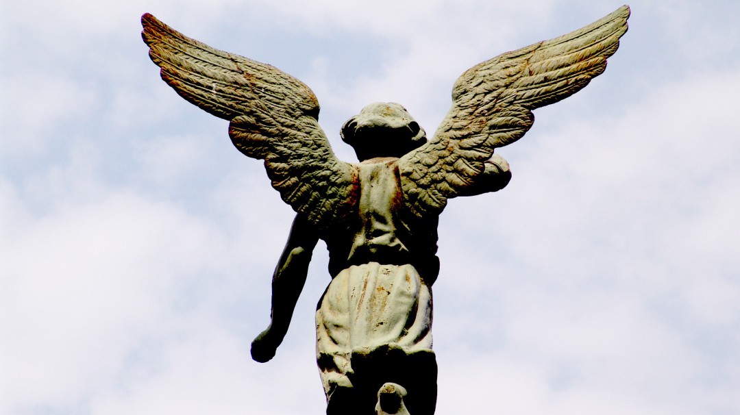 El poder de los Arcángeles y su conexión con el plano espiritual