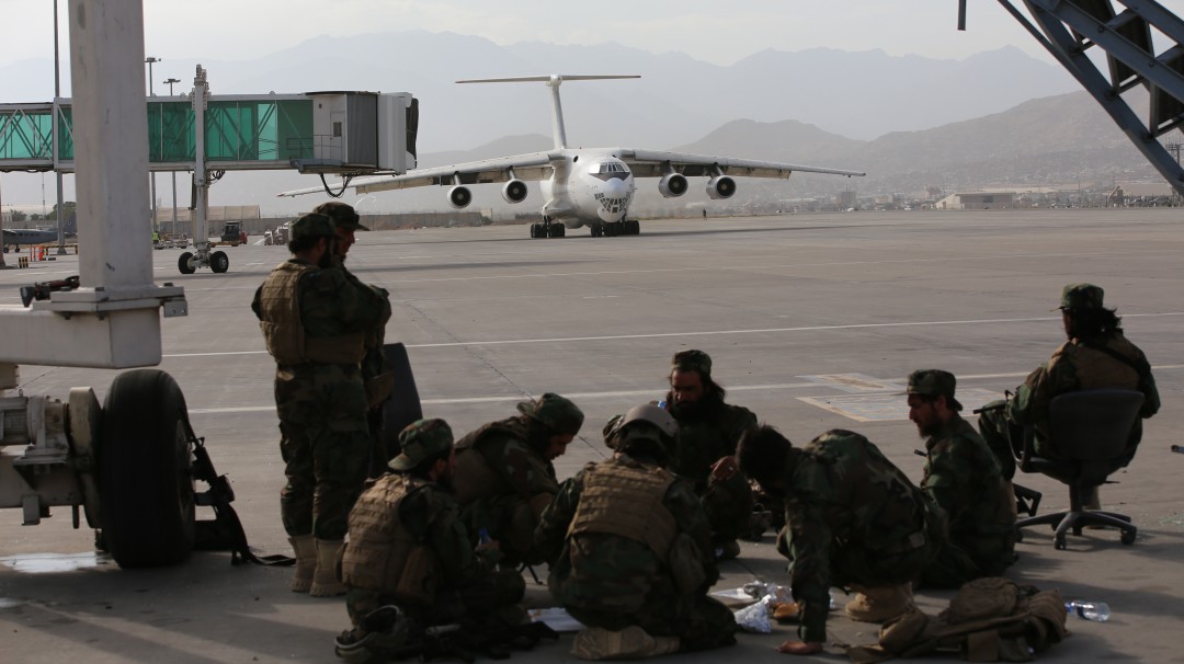 "Casi todo" está listo para vuelos internacionales desde Kabul: Qatar