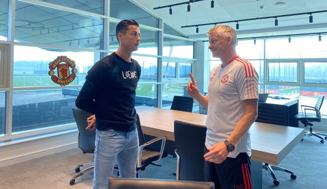 Cristiano Ronaldo se reunió con Ole Gunnar Solskjaer, su nuevo entrenador. Cristiano Ronaldo se reunió con Ole Gunnar Solskjaer, su nuevo entrenador.