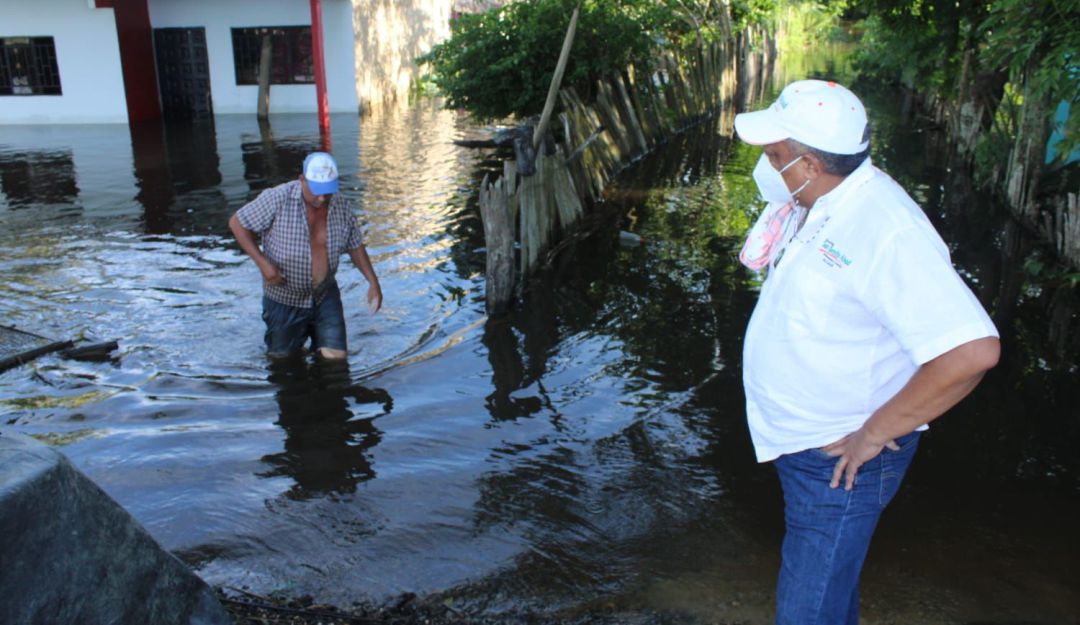 De acuerdo con el alcalde Cadrazco, hasta ahora su municipio no ha recibido ayuda del Gobierno Nacional De acuerdo con el alcalde Cadrazco, hasta ahora su municipio no ha recibido ayuda del Gobierno Nacional