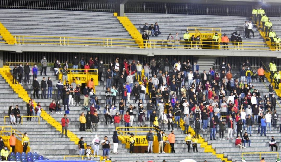 Hinchas de Atlético Nacional adentro de El Campín pese a sanción Hinchas de Atlético Nacional adentro de El Campín pese a sanción