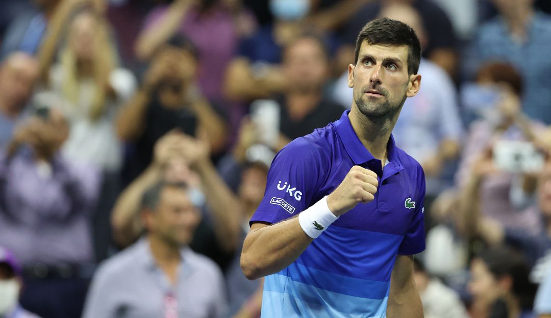 Djokovic festeja su clasificación a semifinales del US Open Djokovic festeja su clasificación a semifinales del US Open