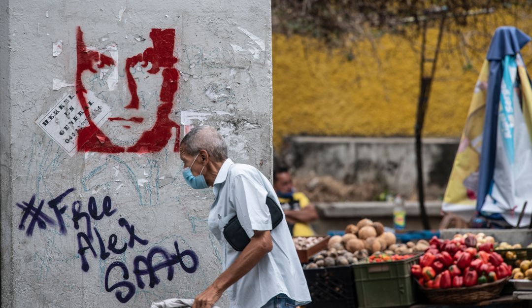 Murales piden libertad de Saab Murales piden libertad de Saab
