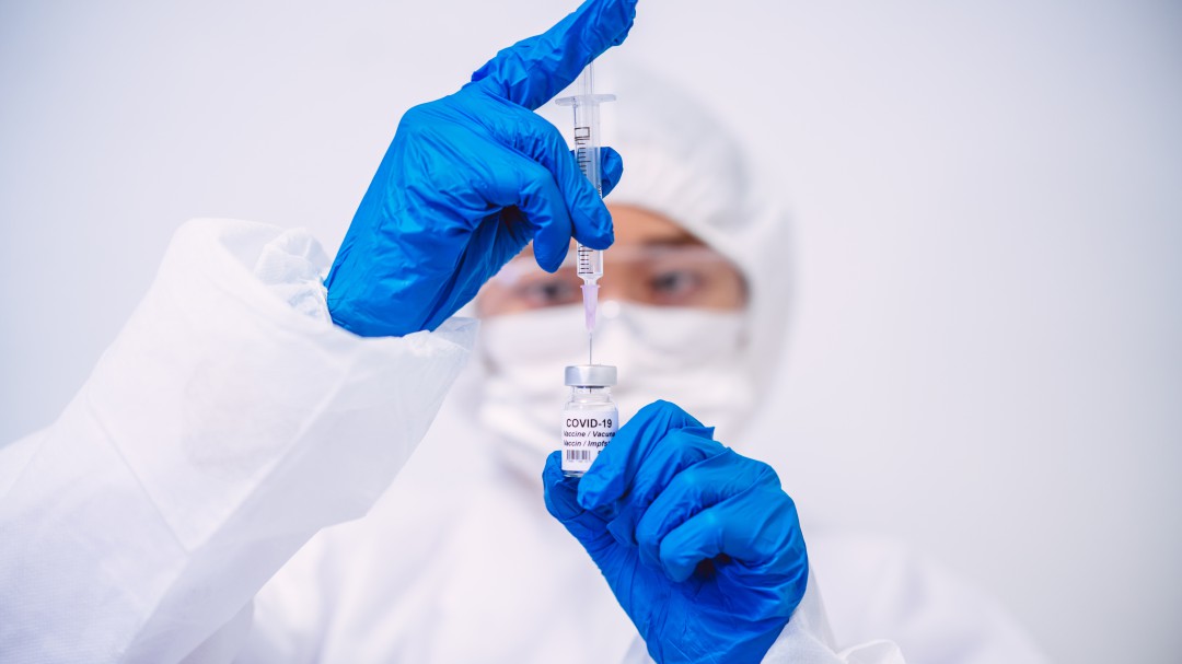 Colombia combinará terceras dosis contra la COVID-19 con Pfizer y Moderna