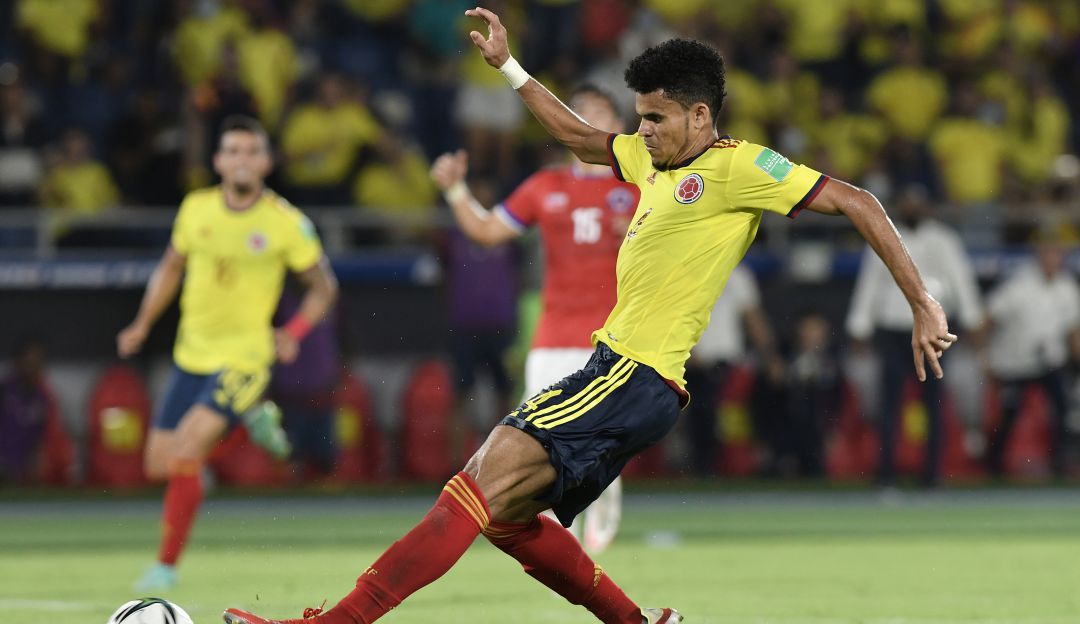 Luis Díaz con la Selección Colombia ante Chile en 2021 Luis Díaz con la Selección Colombia ante Chile en 2021