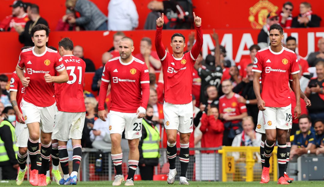 Cristiano Ronaldo festeja su primer gol en el regreso al Manchester United. Cristiano Ronaldo festeja su primer gol en el regreso al Manchester United.