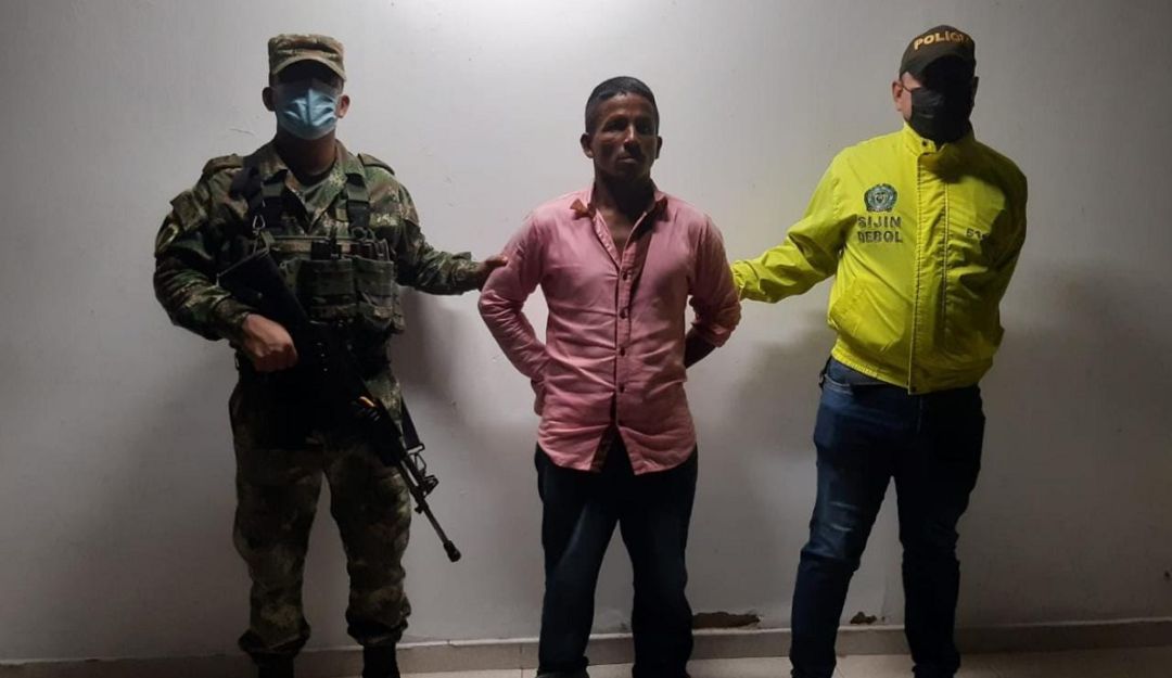 Según la Policía, este sujeto presenta anotaciones por hurto agravado, porte ilegal de drogas y violencia intrafamiliar Según la Policía, este sujeto presenta anotaciones por hurto agravado, porte ilegal de drogas y violencia intrafamiliar