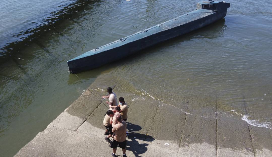 Narcosubmarino encontrado en Valle del Cauca, en la costa pacífica de Colombia. Narcosubmarino encontrado en Valle del Cauca, en la costa pacífica de Colombia.