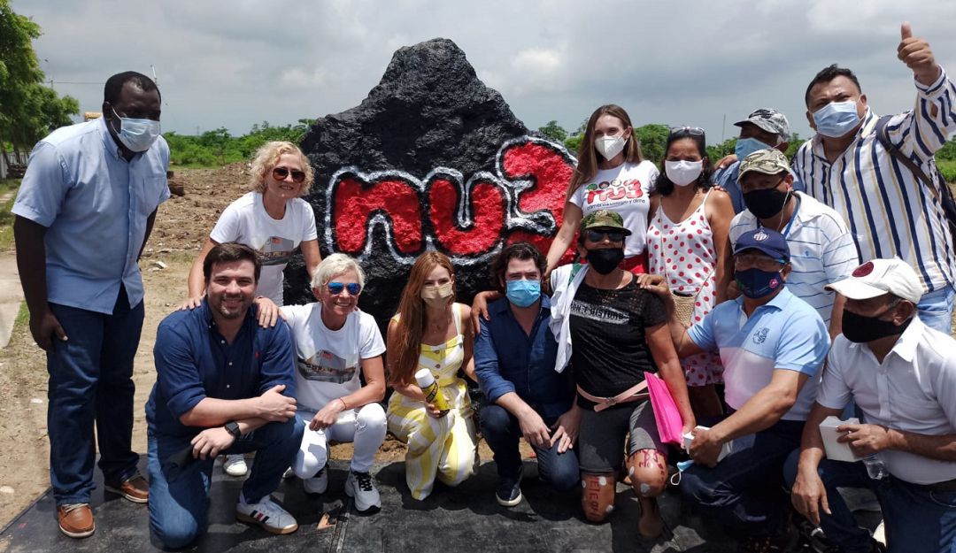 Primera piedra de la Fundación Nu3 en Villa San Pablo Primera piedra de la Fundación Nu3 en Villa San Pablo