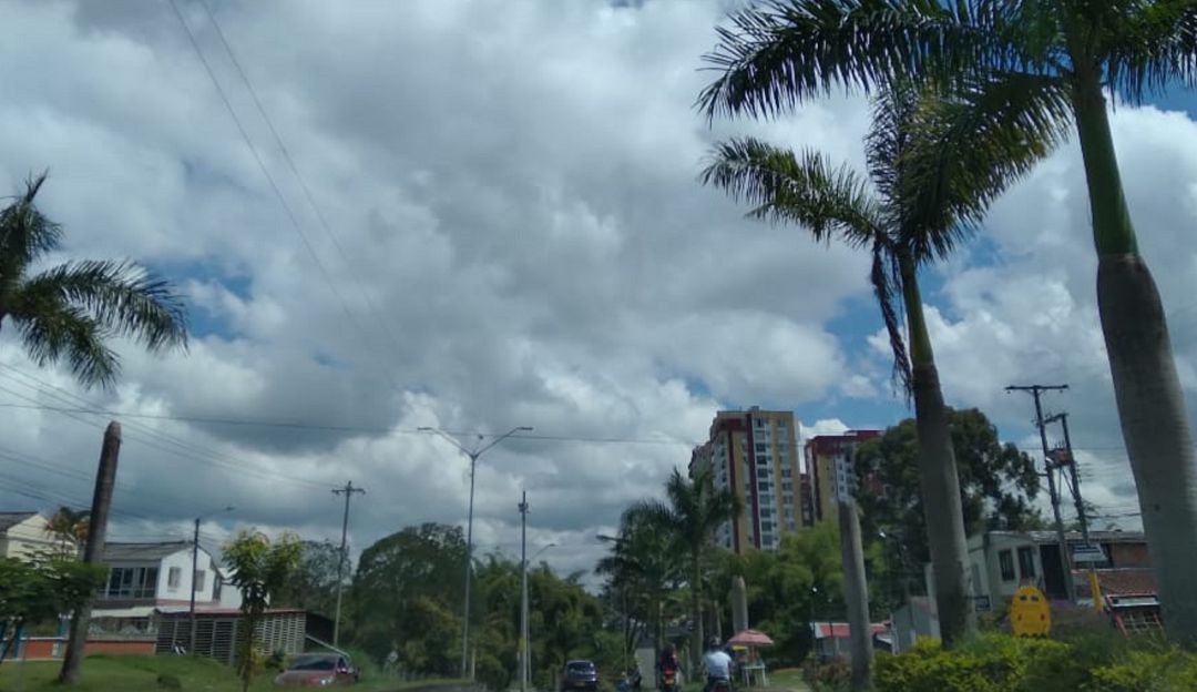 Vía hacia el barrio Villa Liliana de Armenia Vía hacia el barrio Villa Liliana de Armenia