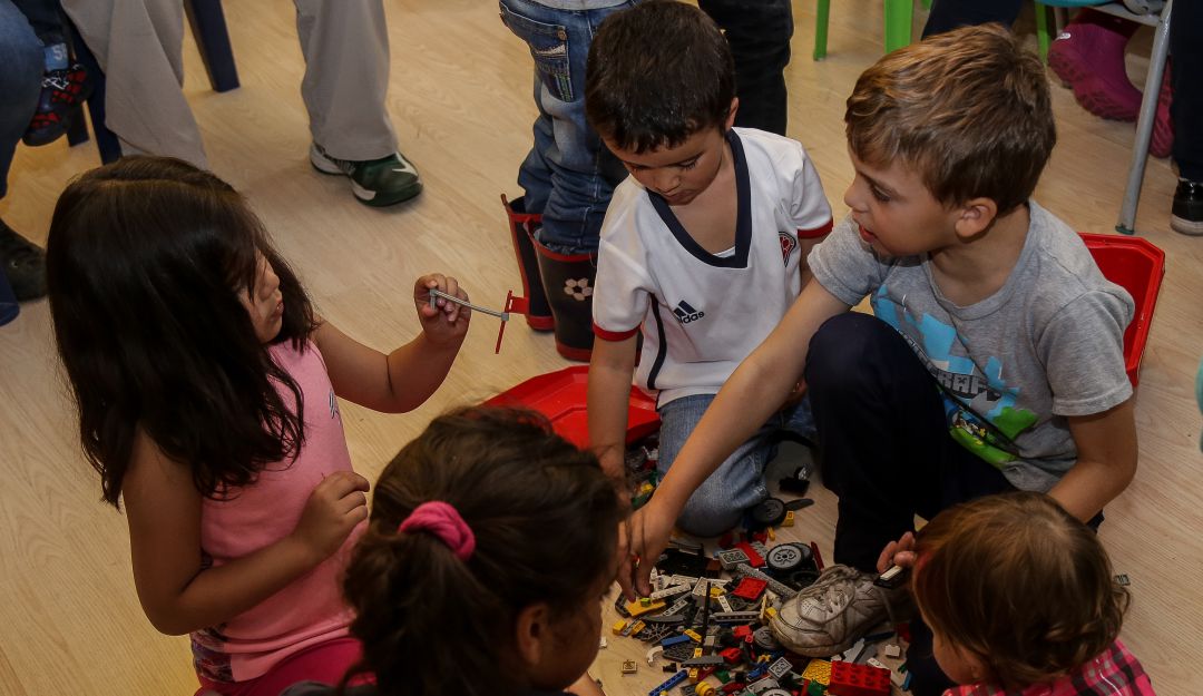 Niños venezolanos en Colombia Niños venezolanos en Colombia