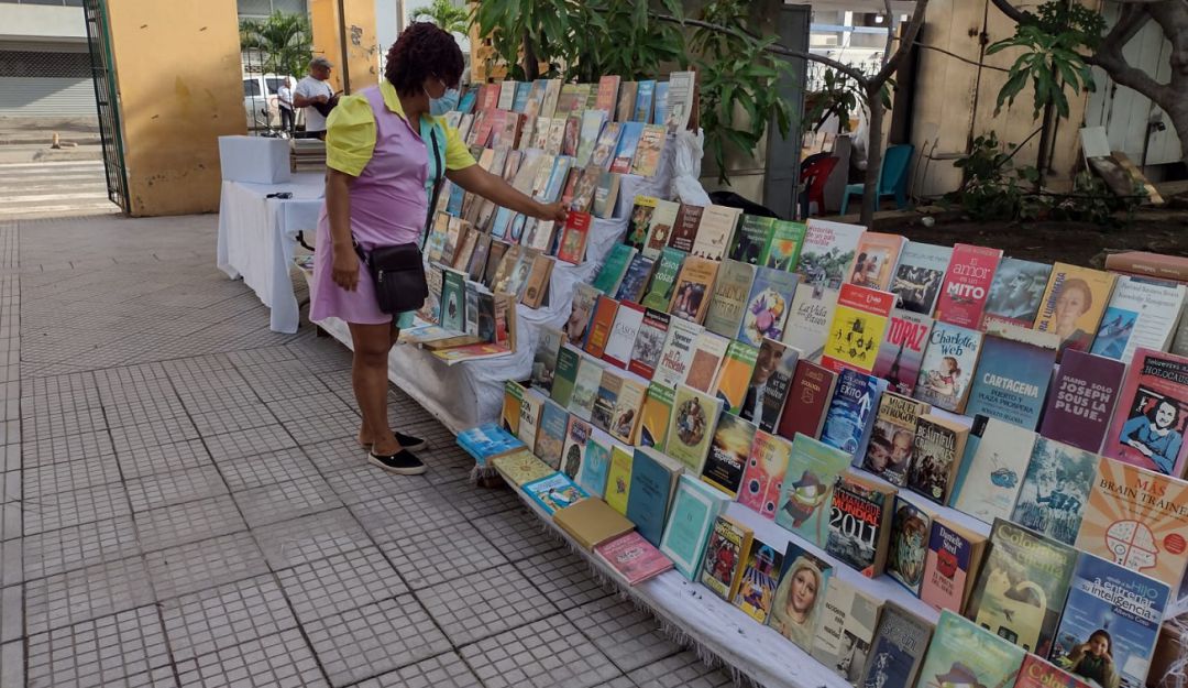 La gerencia de Espacio Público aseguró que los libreros no pueden estar en ese lugar de forma permanente por ser un bien de interés cultural La gerencia de Espacio Público aseguró que los libreros no pueden estar en ese lugar de forma permanente por ser un bien de interés cultural