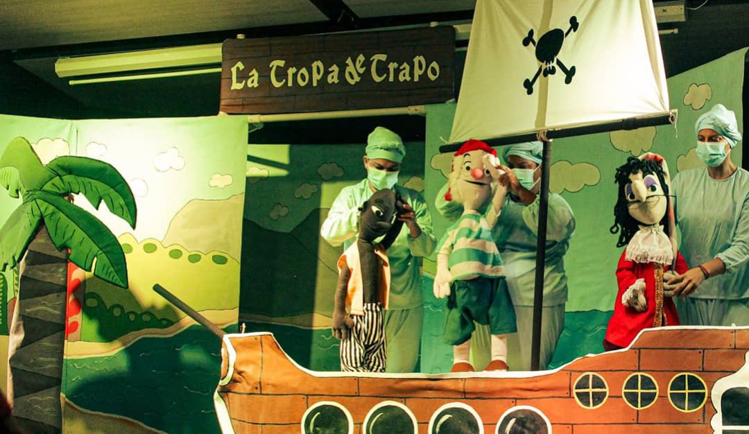 Un grupo de titiriteras de Cartagena busca alegrar los corazones de la primera infancia para contribuir a su desarrollo emocional y educativo Un grupo de titiriteras de Cartagena busca alegrar los corazones de la primera infancia para contribuir a su desarrollo emocional y educativo