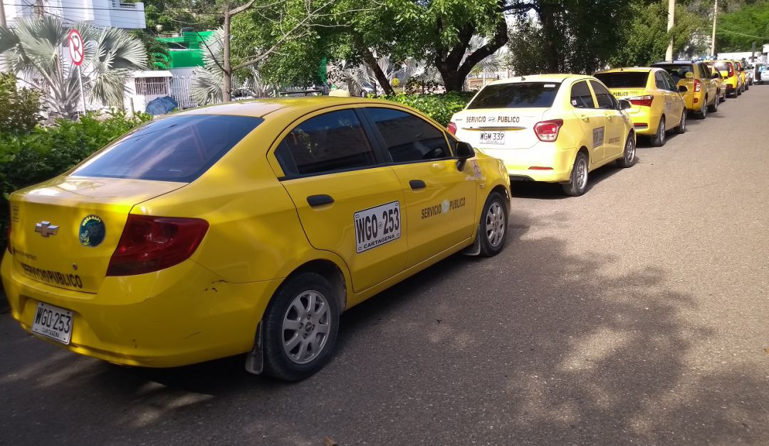 Según el sindicato de conductores, el transporte ilegal se ha incrementado acelerada por la falta de control de las autoridades Según el sindicato de conductores, el transporte ilegal se ha incrementado acelerada por la falta de control de las autoridades