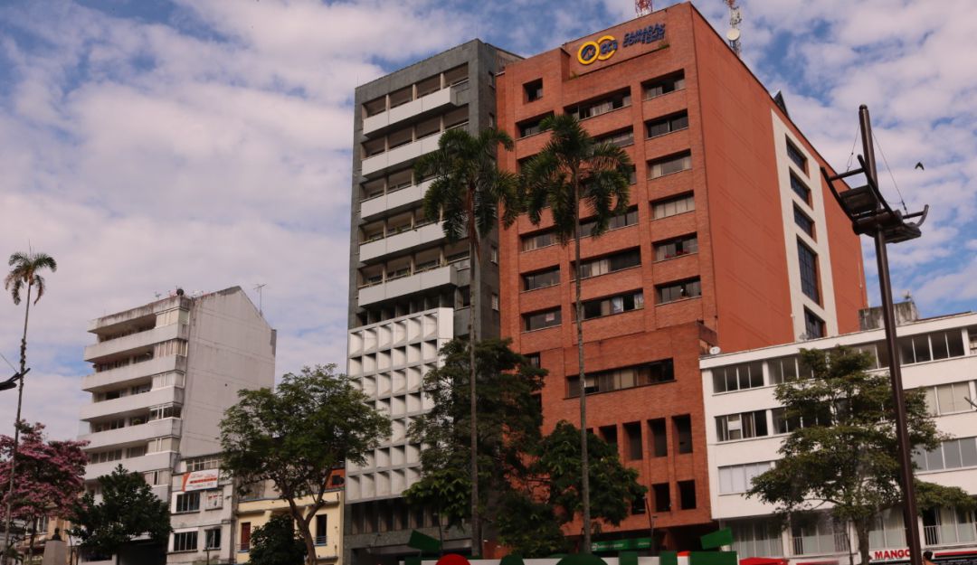 Fachada edificio Cámara de Comercio de Ibagué Fachada edificio Cámara de Comercio de Ibagué
