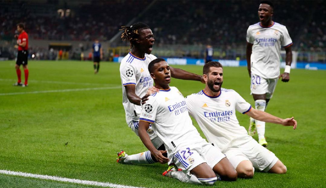 Rodrygo festeja el gol de la victoria en el cierre del partido en Milán. Rodrygo festeja el gol de la victoria en el cierre del partido en Milán.